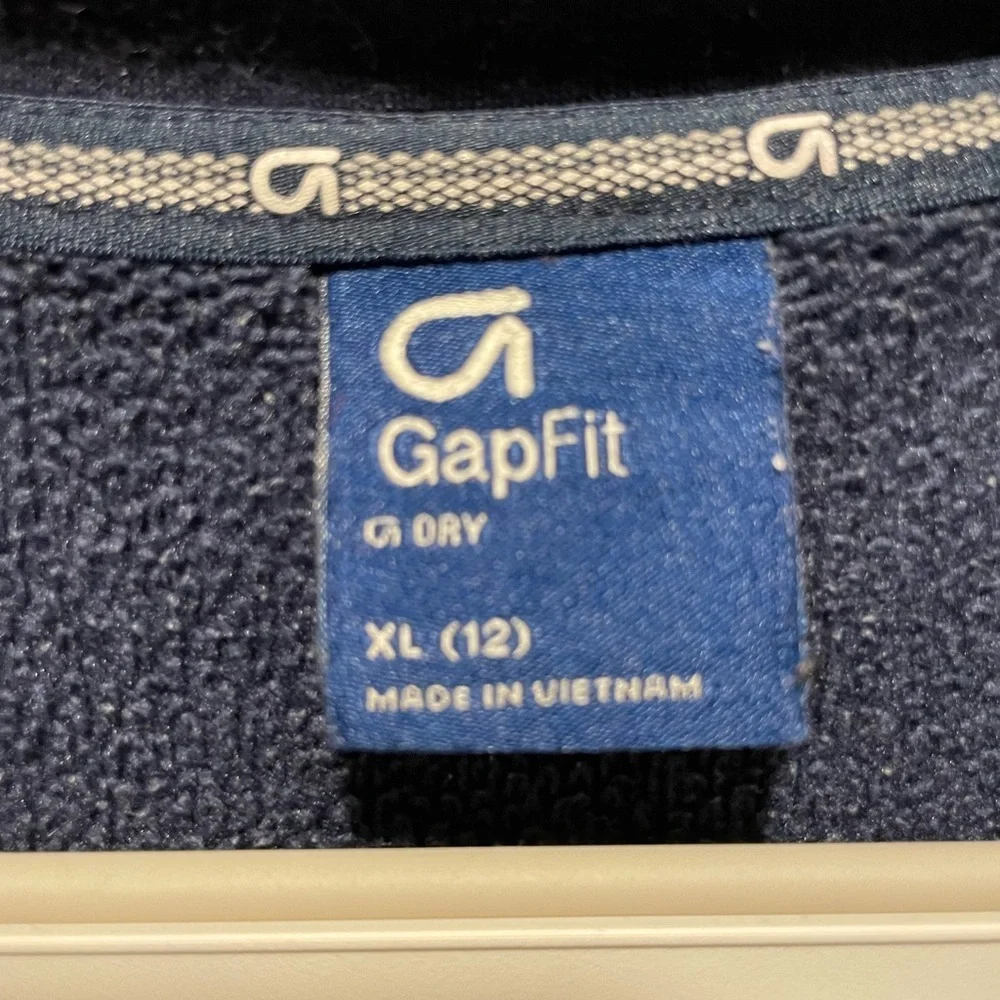 GAP Fit Navy Pullover size XL(12)